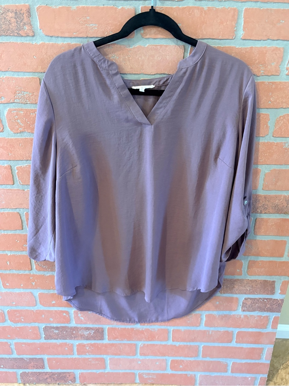 Maurices, Dusty Lavender V-Neck 3/4 Sleeve Atwood Blouse, Size OX